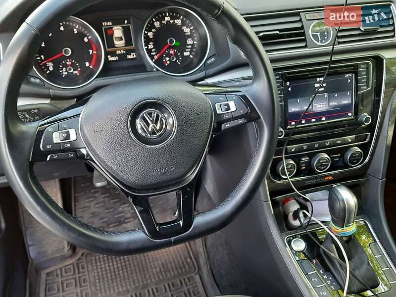 Седан Volkswagen Passat 2016 в Одессе