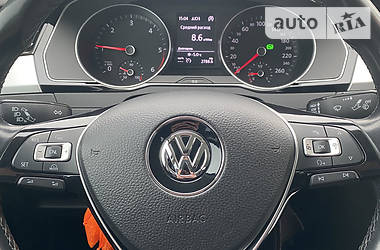 Седан Volkswagen Passat 2015 в Иршаве