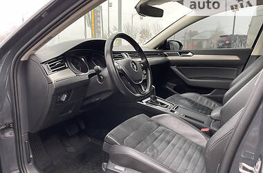 Седан Volkswagen Passat 2016 в 