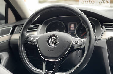 Седан Volkswagen Passat 2016 в 