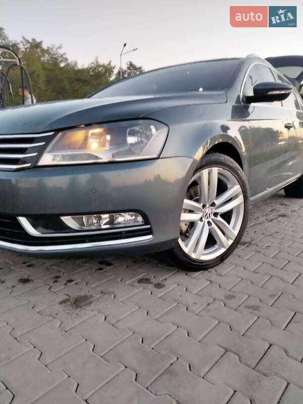 Універсал Volkswagen Passat 2012 в 