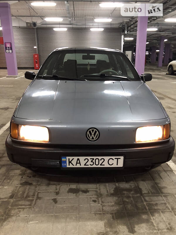 Седан Volkswagen Passat 1989 в Киеве