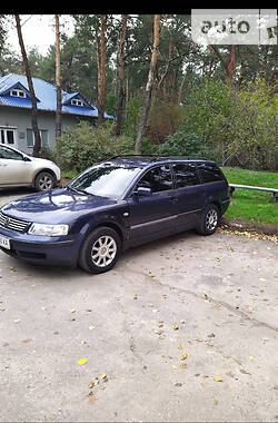 Универсал Volkswagen Passat 1998 в Киеве