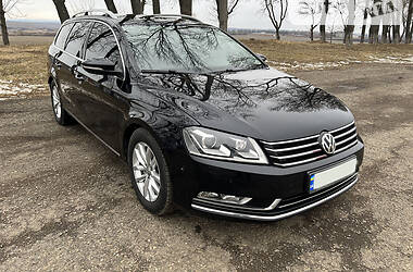 Универсал Volkswagen Passat 2011 в Черновцах