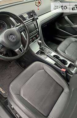 Седан Volkswagen Passat 2012 в Киеве