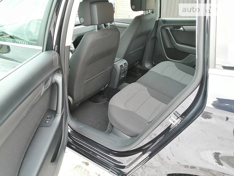 Універсал Volkswagen Passat 2012 в Луцьку