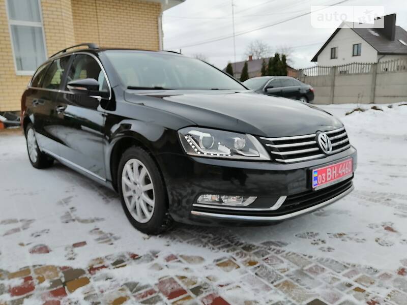Універсал Volkswagen Passat 2012 в Луцьку