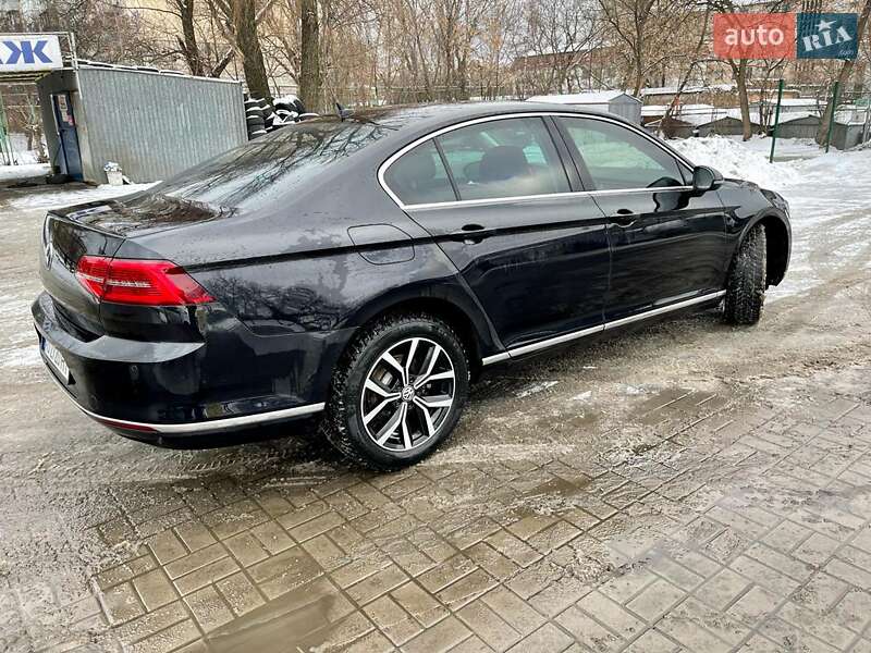 Седан Volkswagen Passat 2018 в Києві