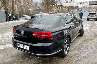 Седан Volkswagen Passat 2018 в Киеве