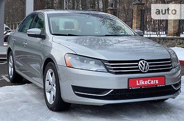 Седан Volkswagen Passat 2012 в Киеве