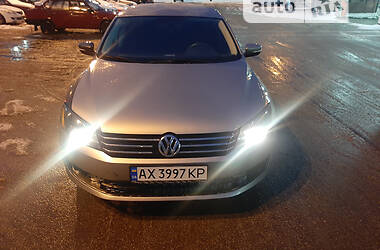 Седан Volkswagen Passat 2012 в Харькове