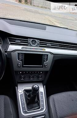 Универсал Volkswagen Passat 2016 в Рахове
