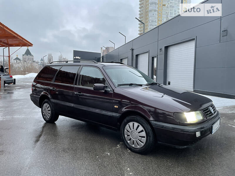 Универсал Volkswagen Passat 1995 в Харькове