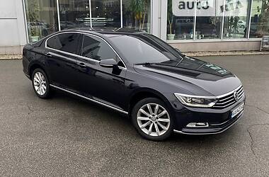 Седан Volkswagen Passat 2017 в Киеве