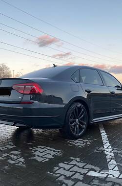 Седан Volkswagen Passat 2016 в Киеве