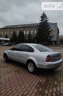 Седан Volkswagen Passat 2004 в Корсуне-Шевченковском