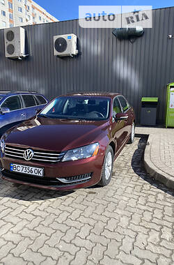 Седан Volkswagen Passat 2012 в Львове