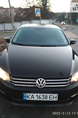 Седан Volkswagen Passat 2013 в Києві