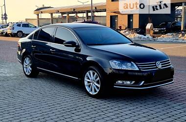 Седан Volkswagen Passat 2012 в Мукачевому