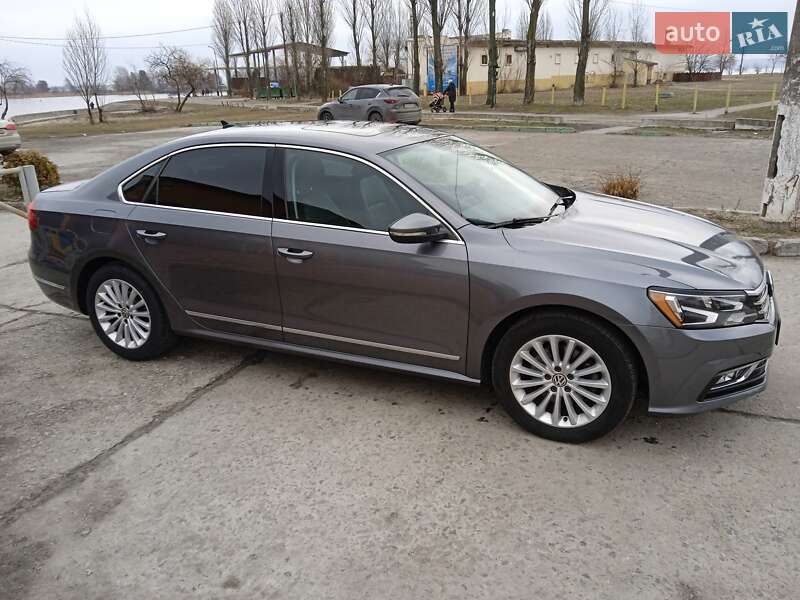 Седан Volkswagen Passat 2015 в Киеве