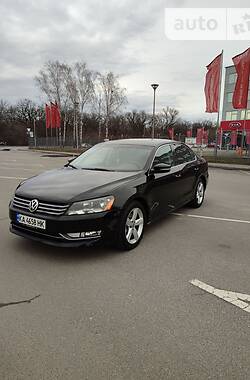 Седан Volkswagen Passat 2012 в Киеве