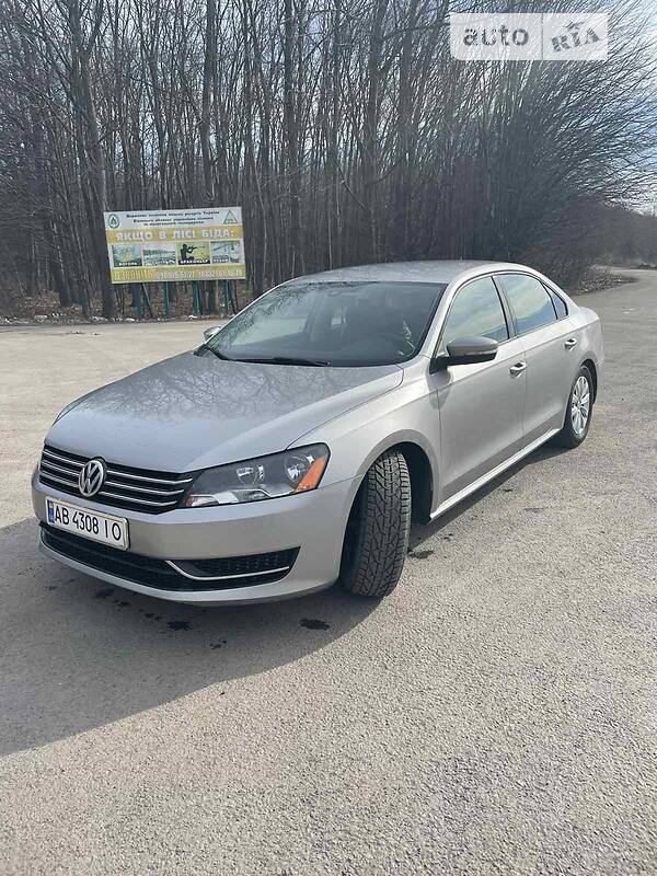 Седан Volkswagen Passat 2012 в Виннице