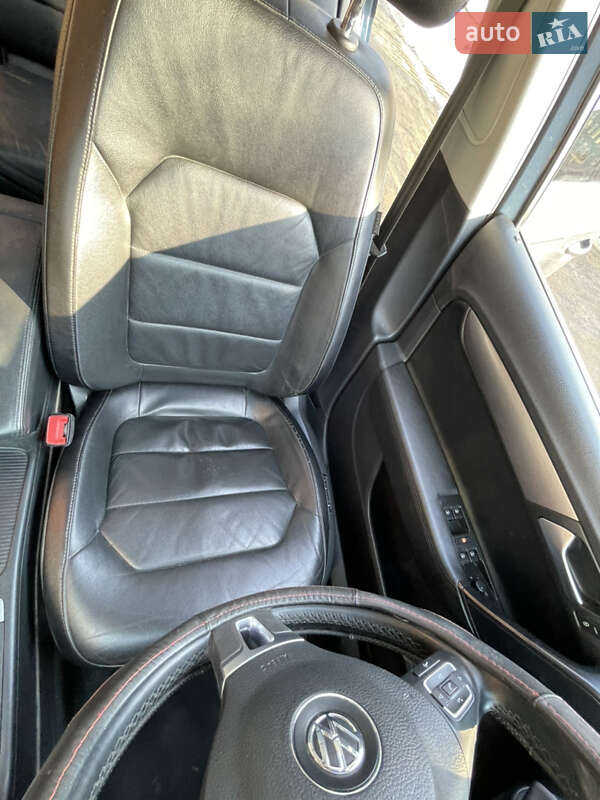 Универсал Volkswagen Passat 2013 в Богородчанах