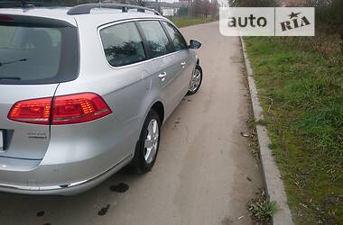 Універсал Volkswagen Passat 2013 в Львові