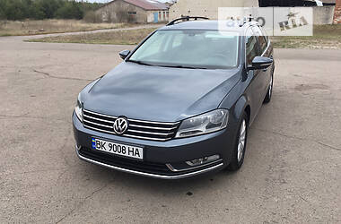 Універсал Volkswagen Passat 2012 в Рівному