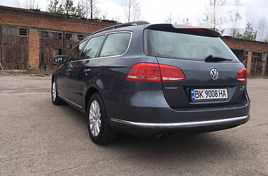 Універсал Volkswagen Passat 2012 в Рівному