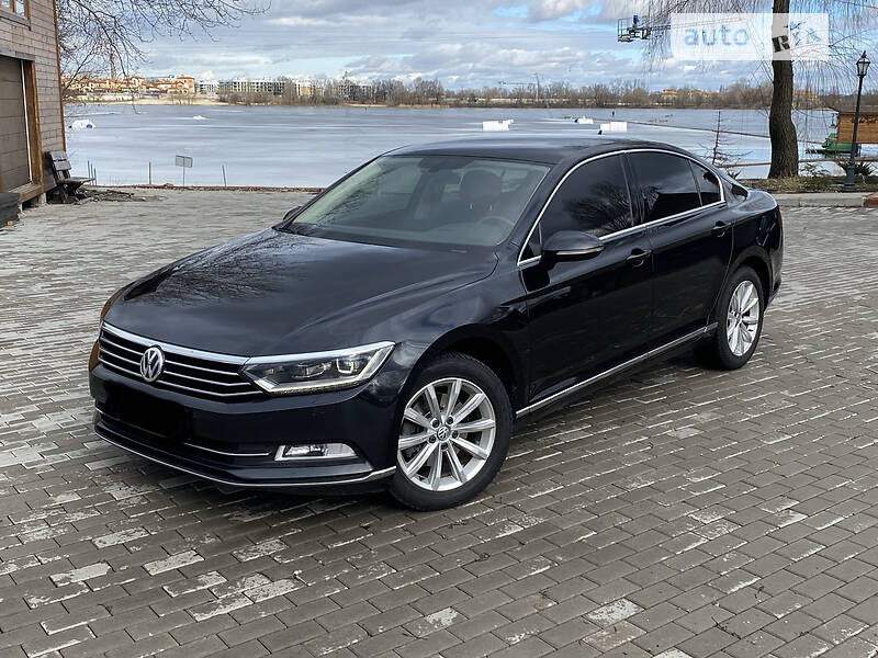 Седан Volkswagen Passat 2017 в Киеве