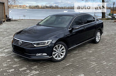 Седан Volkswagen Passat 2017 в Киеве