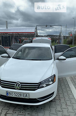 Седан Volkswagen Passat 2012 в Тернополі