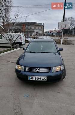 Седан Volkswagen Passat 1997 в Барановке