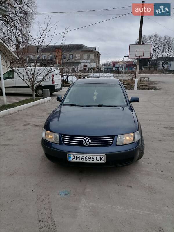 Седан Volkswagen Passat 1997 в Барановке