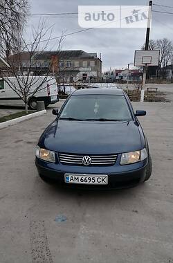 Седан Volkswagen Passat 1997 в Баранівці