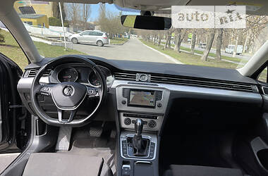 Универсал Volkswagen Passat 2017 в Хмельницком