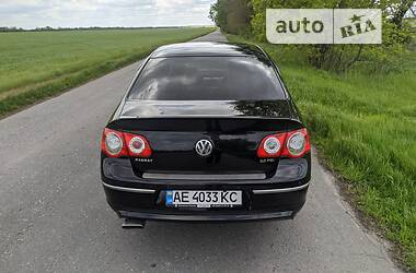 Седан Volkswagen Passat 2006 в Павлограді