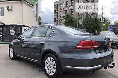 Седан Volkswagen Passat 2012 в Ровно