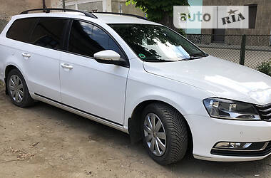 Универсал Volkswagen Passat 2011 в Косове Универсал Volkswagen Passat 2011 в Косове