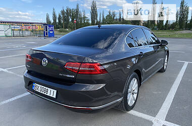 Седан Volkswagen Passat 2017 в 
