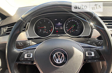 Седан Volkswagen Passat 2017 в 