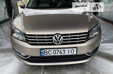 Седан Volkswagen Passat 2015 в Львові