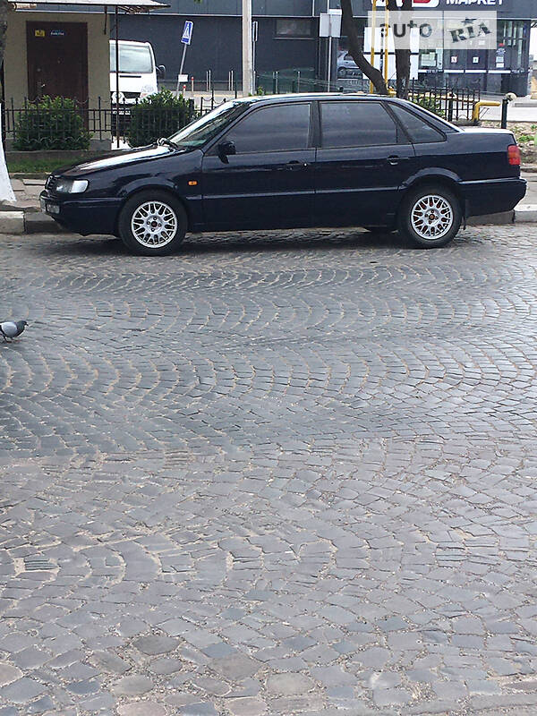Седан Volkswagen Passat 1995 в Теребовле