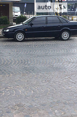 Седан Volkswagen Passat 1995 в 