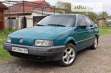 Седан Volkswagen Passat 1993 в Курахово