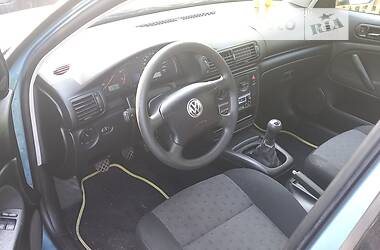 Седан Volkswagen Passat 2000 в Подгайцах