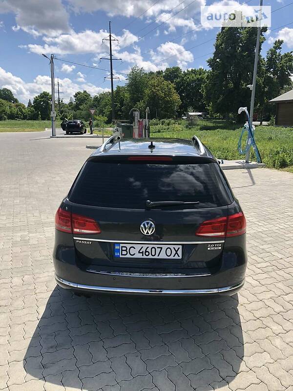 Универсал Volkswagen Passat 2012 в Стрые