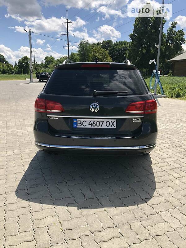 Универсал Volkswagen Passat 2012 в Стрые