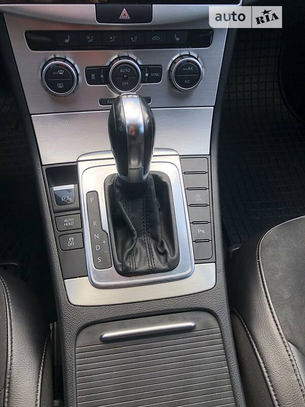 Универсал Volkswagen Passat 2012 в Стрые
